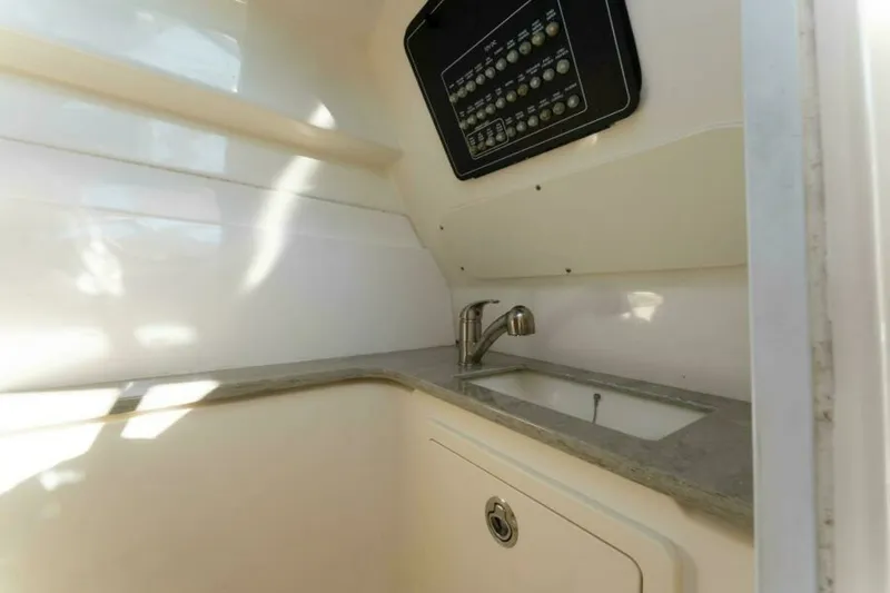 Slide: The Image of 2017 Boston Whaler 320 Vantage Sutra - 6094586