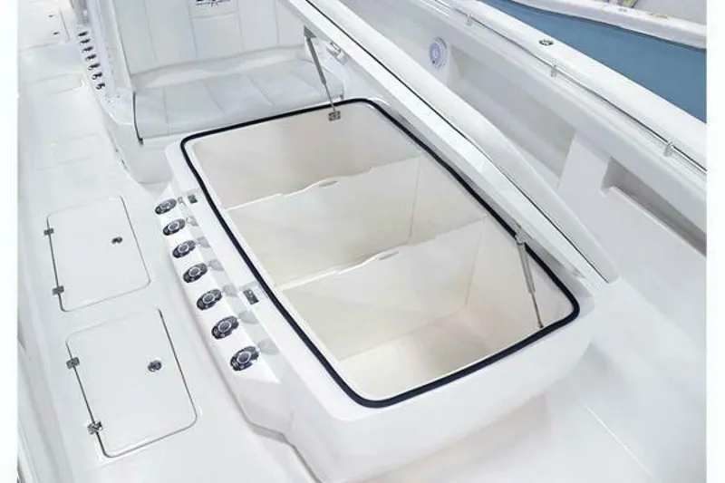 Slide: The Image of Invincible 40 Catamaran 2026 - 4954797