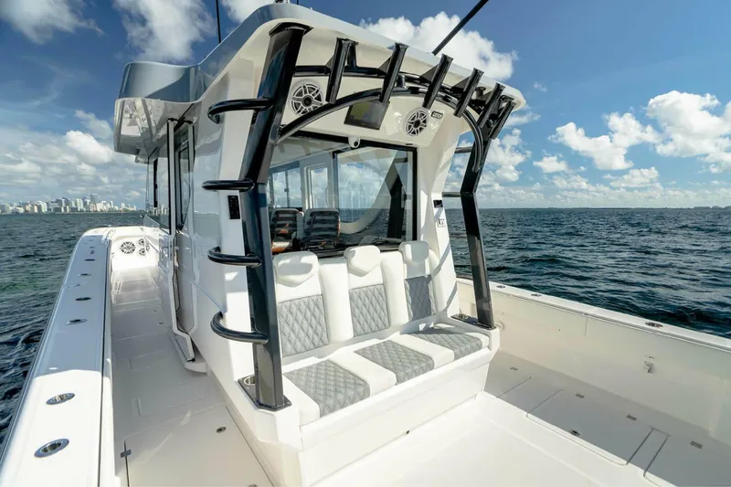 Slide: The Image of Invincible 46 Pilothouse 2025 - 4954984