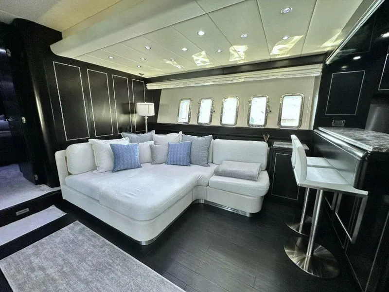Slide: The Image of Mangusta 80 Payback - Cabin Seating 2007 80 Mangusta Motor Yacht Payback - 4955441