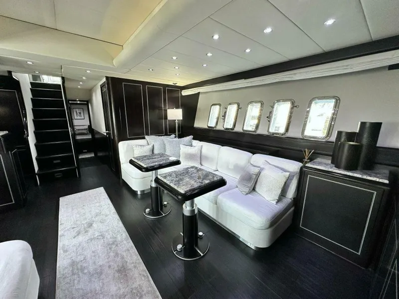 Slide: The Image of Mangusta 80 Payback - Cabin Seating 2007 80 Mangusta Motor Yacht Payback - 4955442