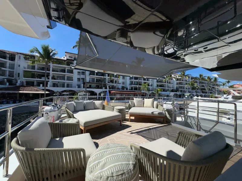 Slide: The Image of Pearl 95 2023 - 4958712