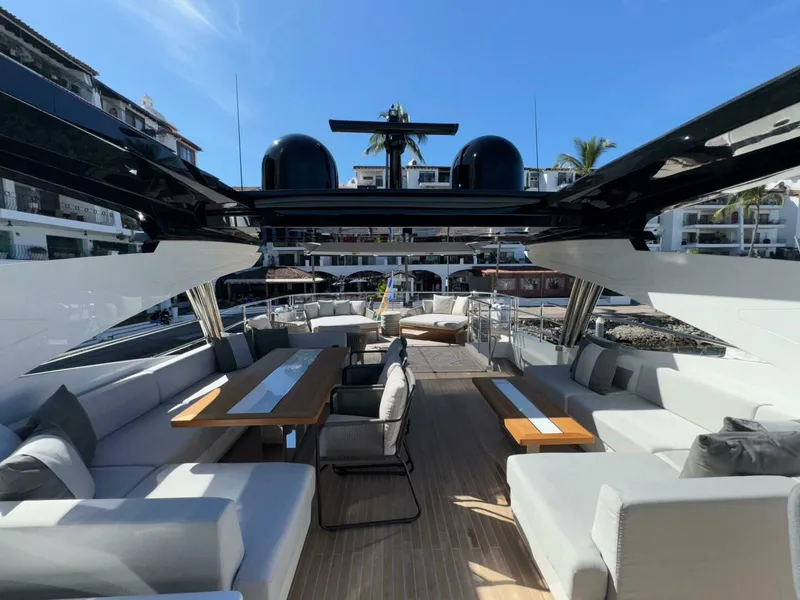 Slide: The Image of Pearl 95 2023 - 4958713