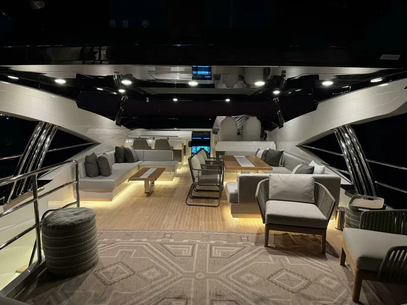 Slide: The Image of Pearl 95 2023 - 4958716