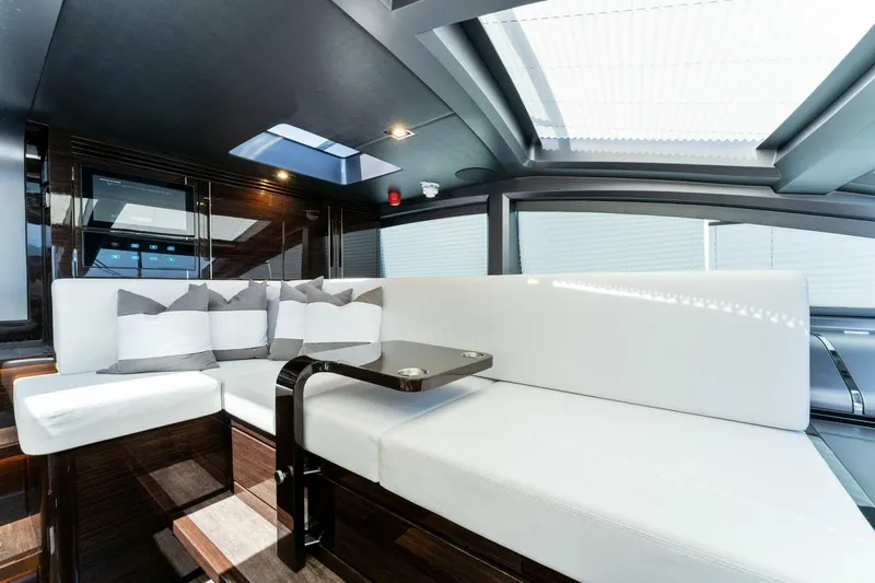 Slide: The Image of Pearl 95 2023 - 4958718