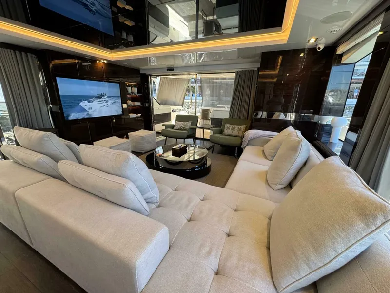 Slide: The Image of Pearl 95 2023 - 4958720