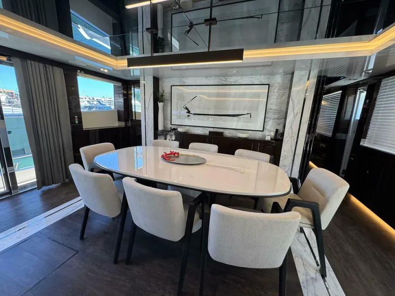 Slide: The Image of Pearl 95 2023 - 4958722