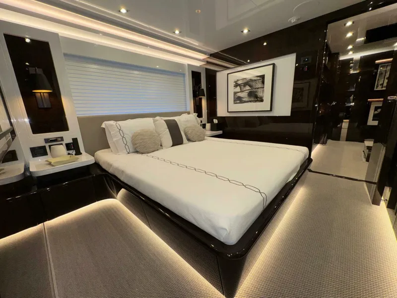 Slide: The Image of Pearl 95 2023 - 4958724