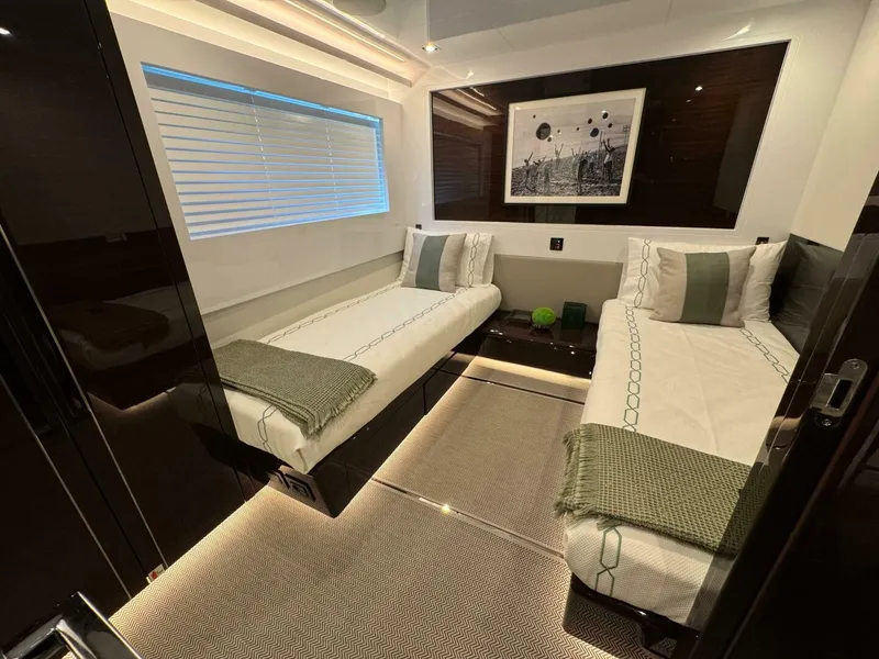 Slide: The Image of Pearl 95 2023 - 4958725