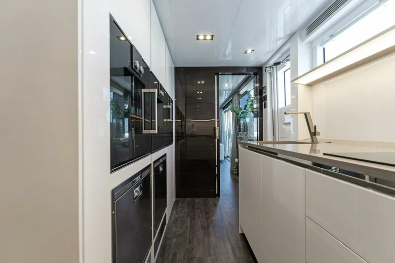 Slide: The Image of Pearl 95 2023 - 4958727