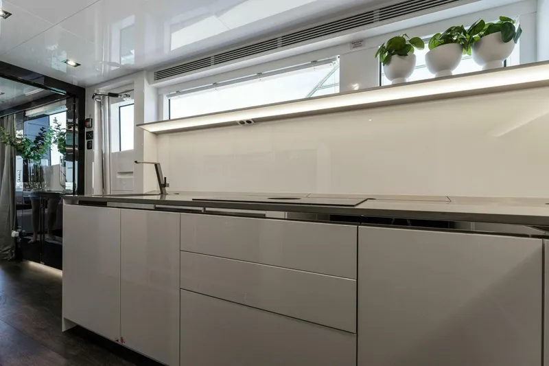 Slide: The Image of Pearl 95 2023 - 4958728