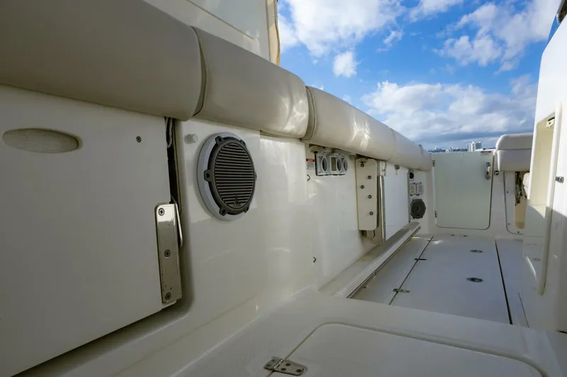Slide: The Image of Boston Whaler 42 2017 - 5102391