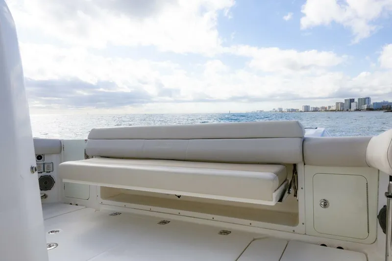 Slide: The Image of Boston Whaler 42 2017 - 5102394