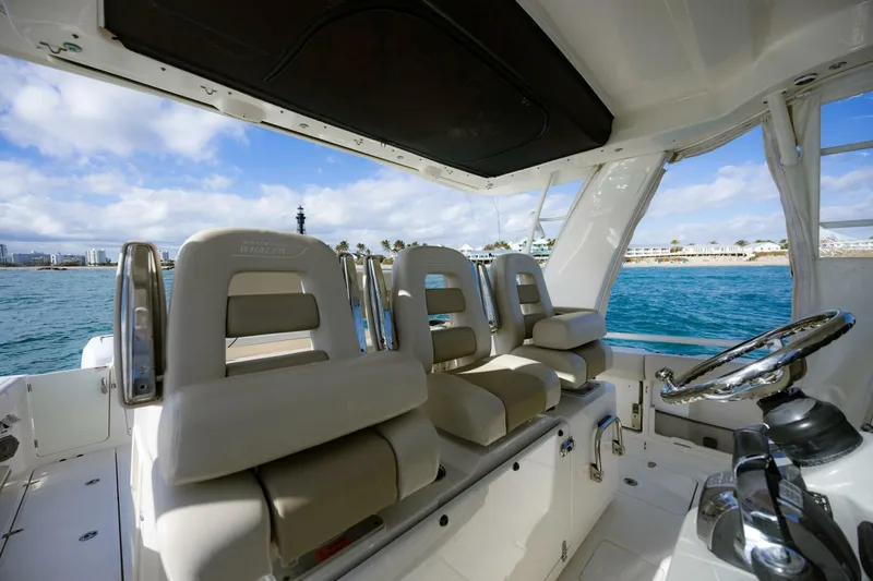 Slide: The Image of Boston Whaler 42 2017 - 5102387