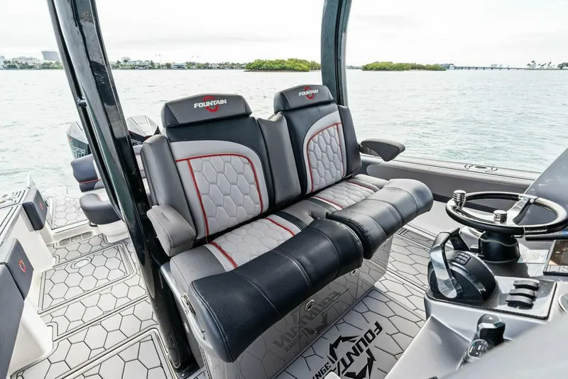 Slide: The Image of Fountain 39 NX 2021 - 5126315