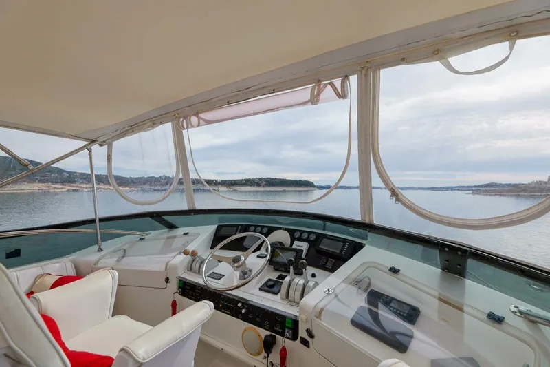 Slide: The Image of 1998 Hatteras 52 Sport Deck Querencia - 4961269