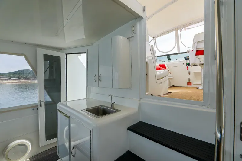 Slide: The Image of 1998 Hatteras 52 Sport Deck Querencia - 4961272