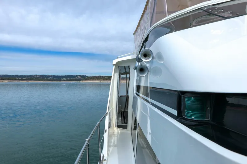 Slide: The Image of 1998 Hatteras 52 Sport Deck Querencia - 4961278