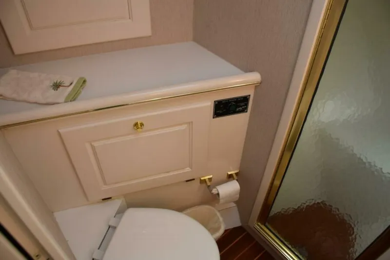 Slide: The Image of Guest Head And Shower Stall - 4962003