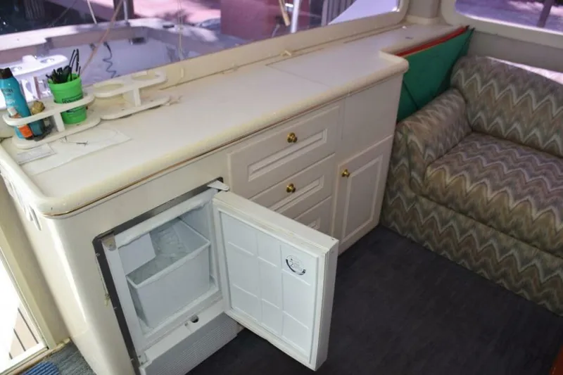 Slide: The Image of U-Line Icemaker In Aft Cabinet - 4961990