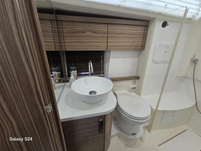 Slide: The Image of 2019 Greenline 40 Head - 4962297