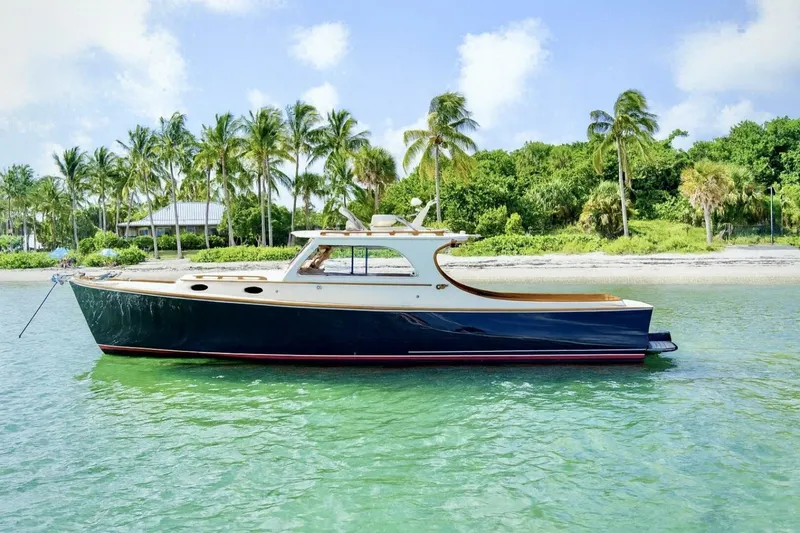 The Image of Hinckley Yachts Picnic Boat EP 2003 - undefined