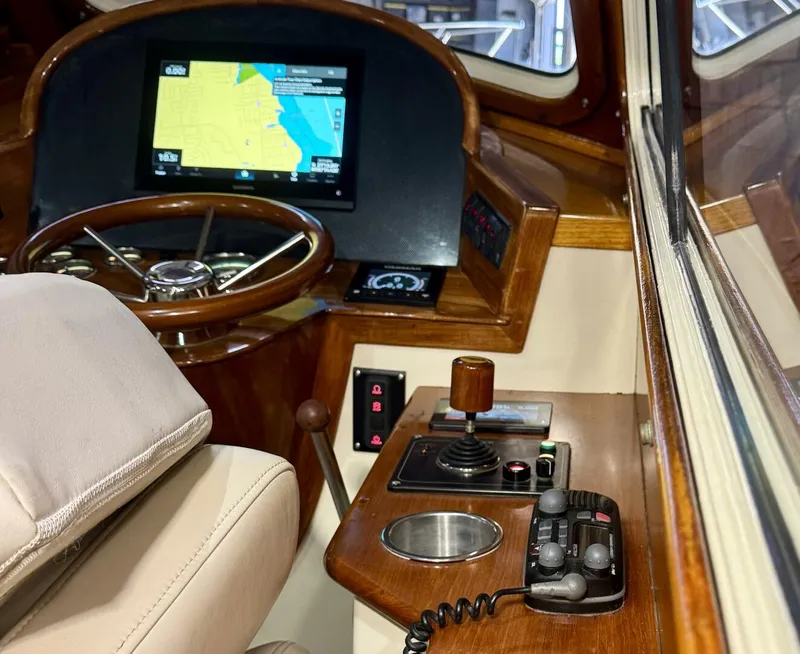 Slide: The Image of Hinckley Yachts Picnic Boat EP 2003 - 5700862