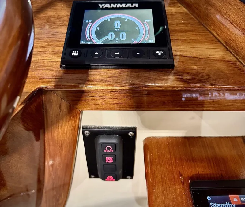 Slide: The Image of Hinckley Yachts Picnic Boat EP 2003 - 5700863