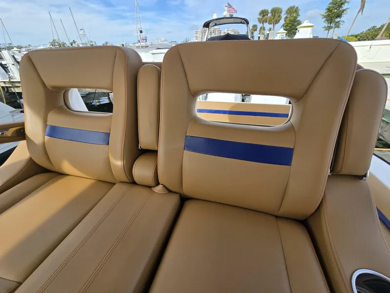 Slide: The Image of Intrepid 375 Walkaround 2018 - 4984778