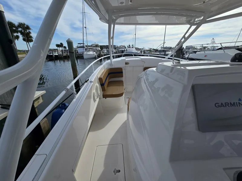 Slide: The Image of Intrepid 375 Walkaround 2018 - 4984767