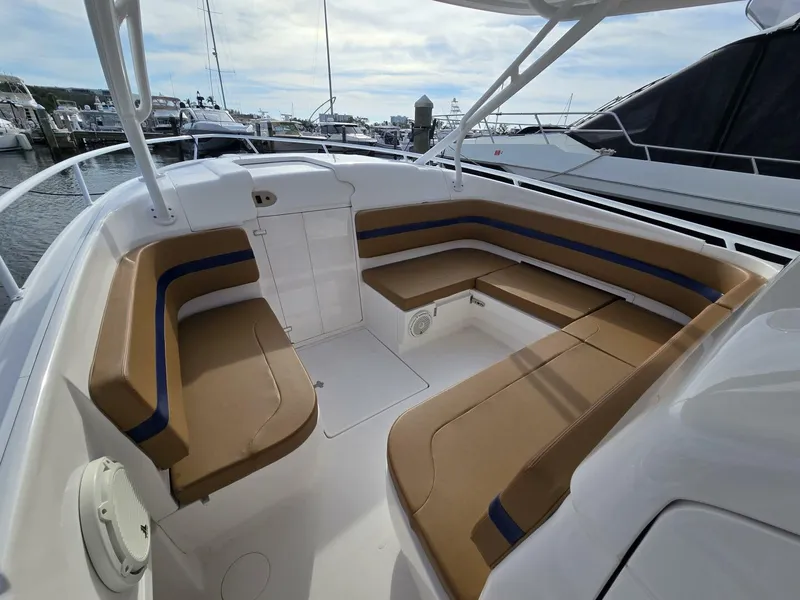 Slide: The Image of Intrepid 375 Walkaround 2018 - 4984768