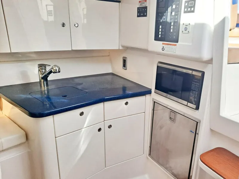 Slide: The Image of Intrepid 375 Walkaround 2018 - 4965512