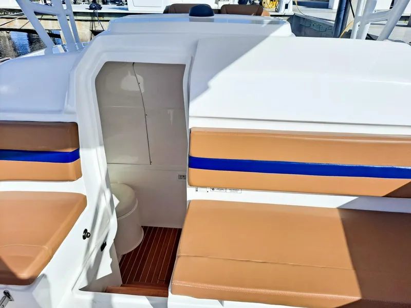 Slide: The Image of Intrepid 375 Walkaround 2018 - 4984786