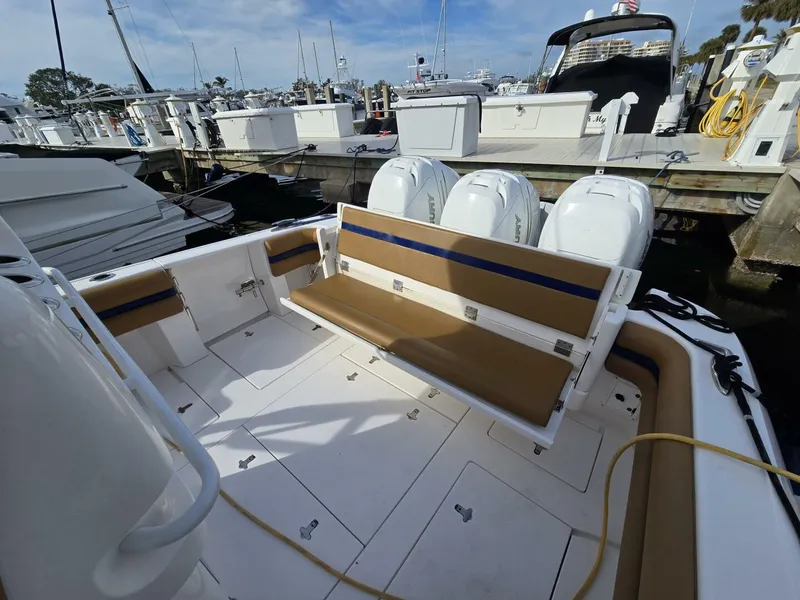 Slide: The Image of Intrepid 375 Walkaround 2018 - 4984762