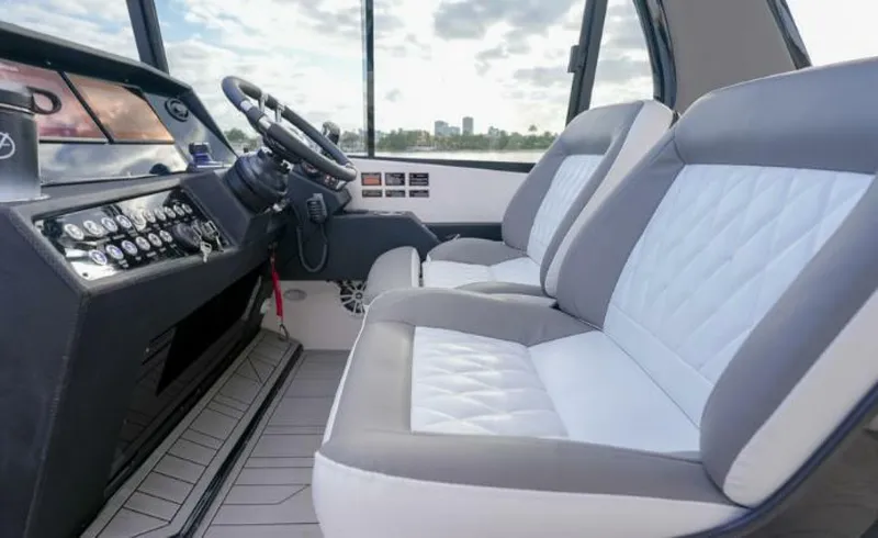 Slide: The Image of Hanover 387 Grey & Black Edition Outboard 2025 - 4966308