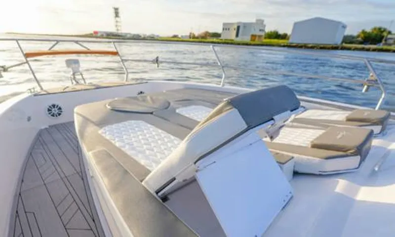 Slide: The Image of Hanover 387 Grey & Black Edition Outboard 2025 - 4966299