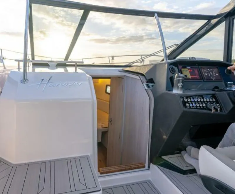 Slide: The Image of Hanover 387 Grey & Black Edition Outboard 2025 - 4966300