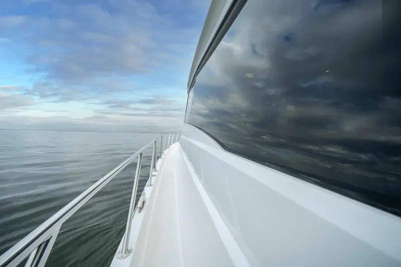 Slide: The Image of Hatteras 60 MOTOR YACHT 2018 - 4966383