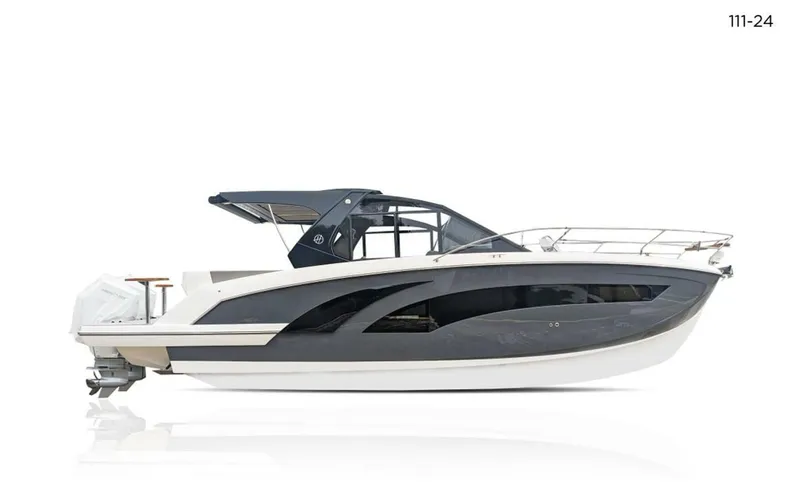 Slide: The Image of Hanover 387 Outboard Classic Luxury Edition 2025 - 4968032