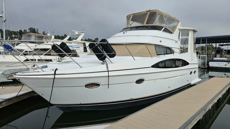 The Image of Carver Yachts 41 2002 - 4968728