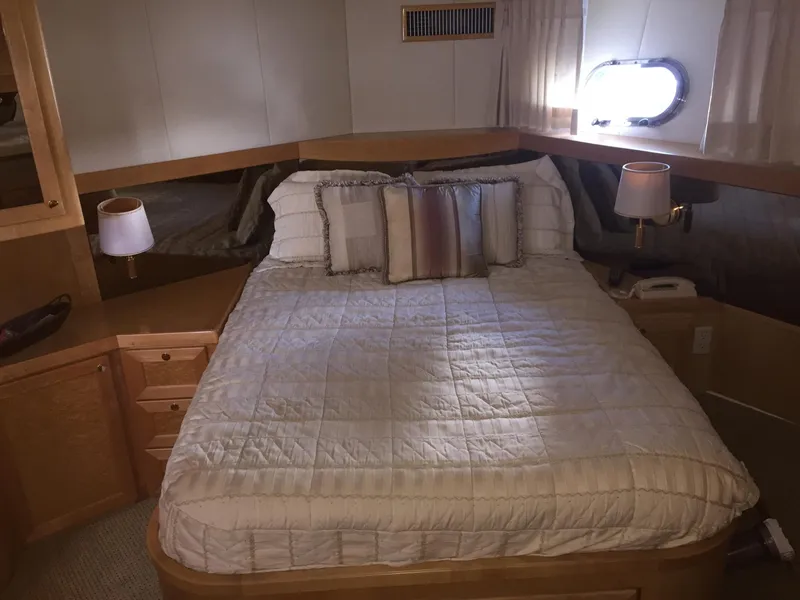 Slide: The Image of McKinna 57 Pilothouse 2000 - 43