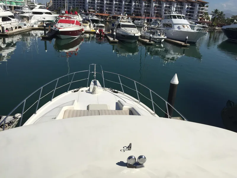 Slide: The Image of McKinna 57 Pilothouse 2000 - 15