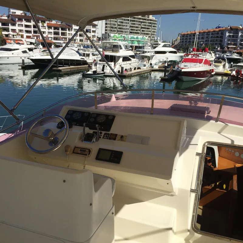 Slide: The Image of McKinna 57 Pilothouse 2000 - 17