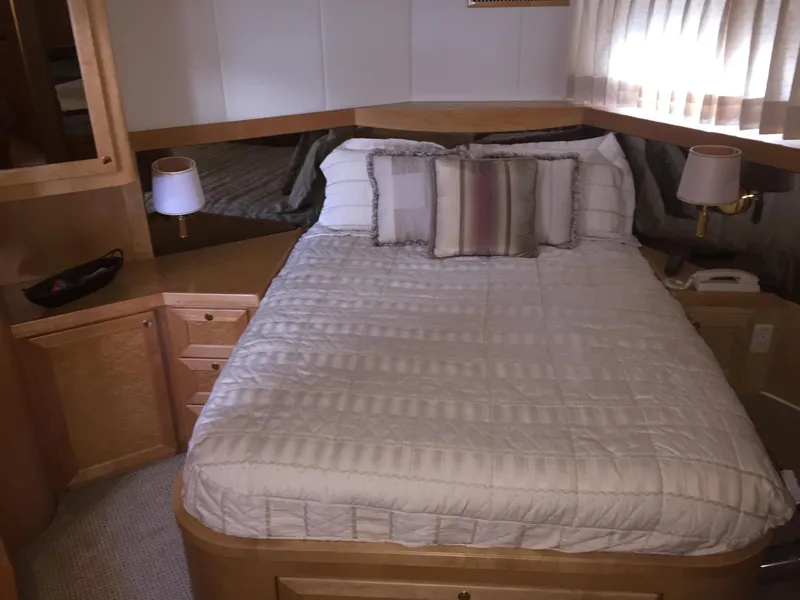 Slide: The Image of McKinna 57 Pilothouse 2000 - 42