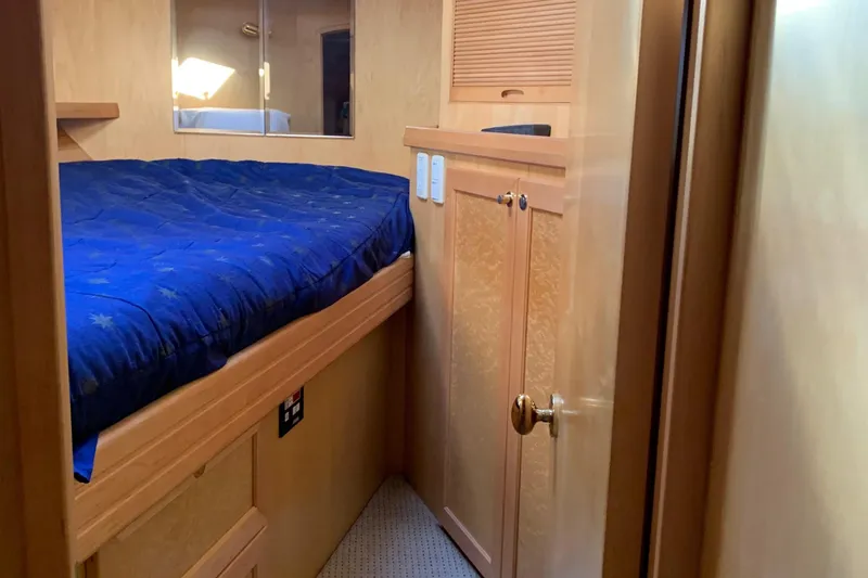 Slide: The Image of McKinna 57 Pilothouse 2000 - 47