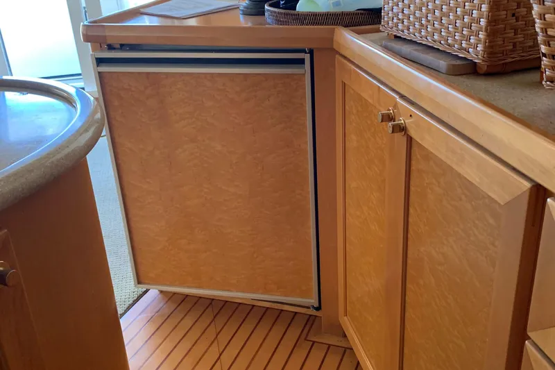 Slide: The Image of McKinna 57 Pilothouse 2000 - 29