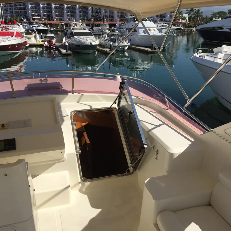 Slide: The Image of McKinna 57 Pilothouse 2000 - 19