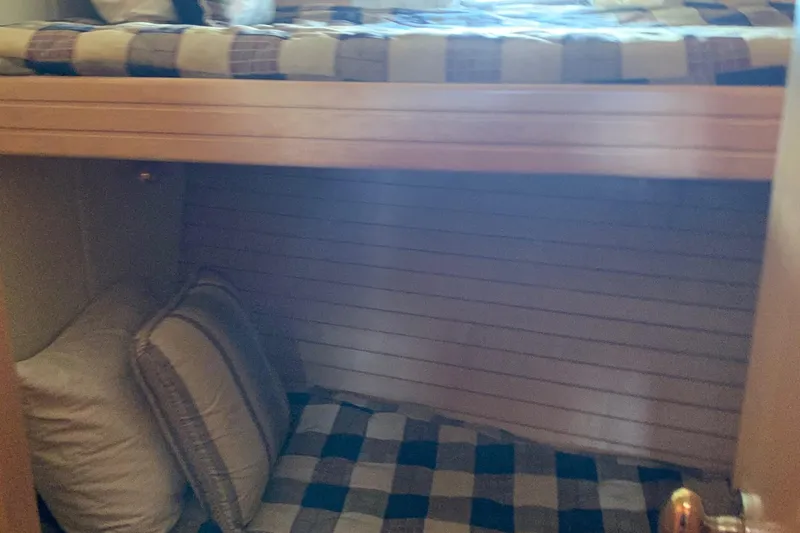Slide: The Image of McKinna 57 Pilothouse 2000 - 50