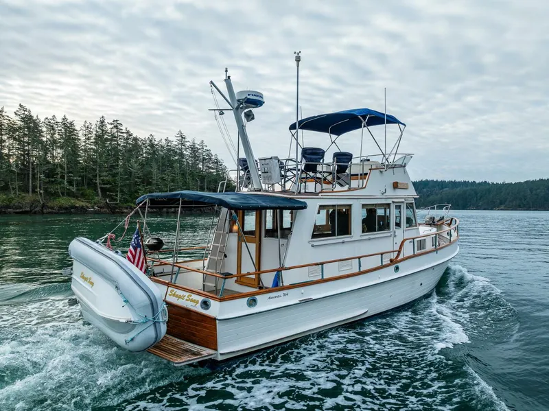Slide: The Image of Grand Banks 36 Sedan 1984 - 4969010