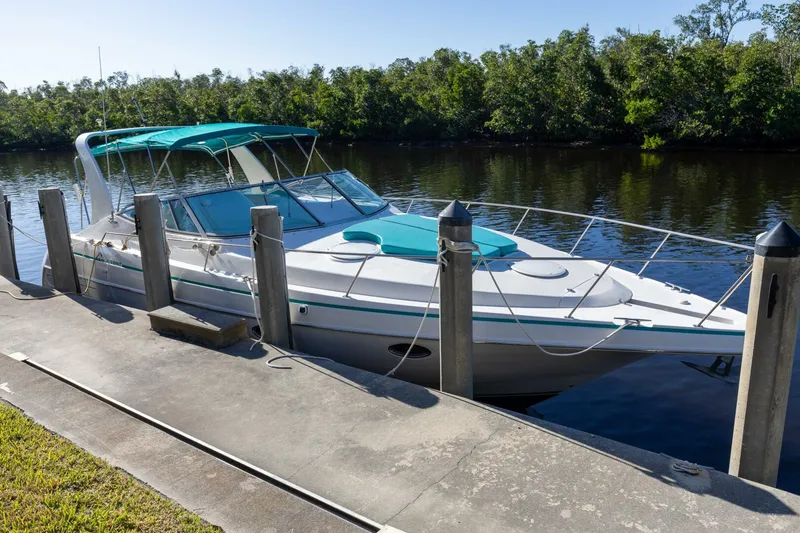 Slide: The Image of Cruisers Yachts ESPRIT 3570 1995 - 4969059